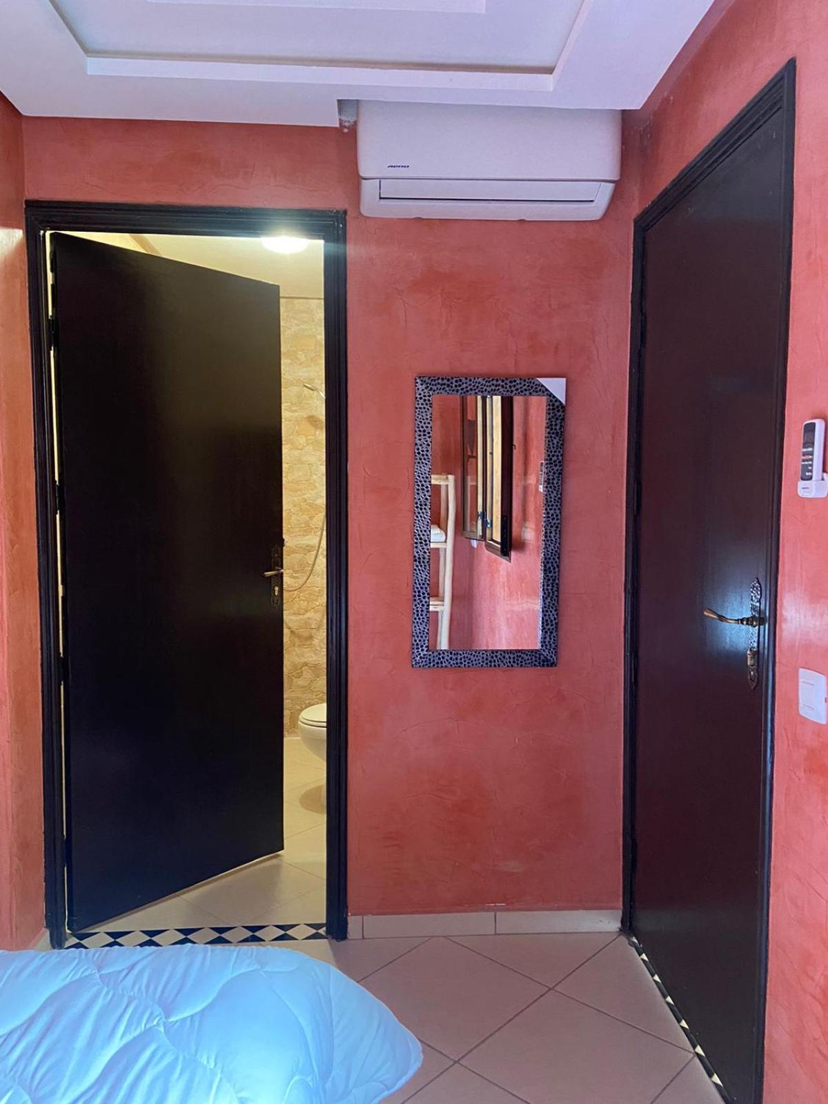 Private Riad 3Ch Salon, Terrasse Avec Jacuzzi , A Jemaa El Fna Marrakesh Exterior photo